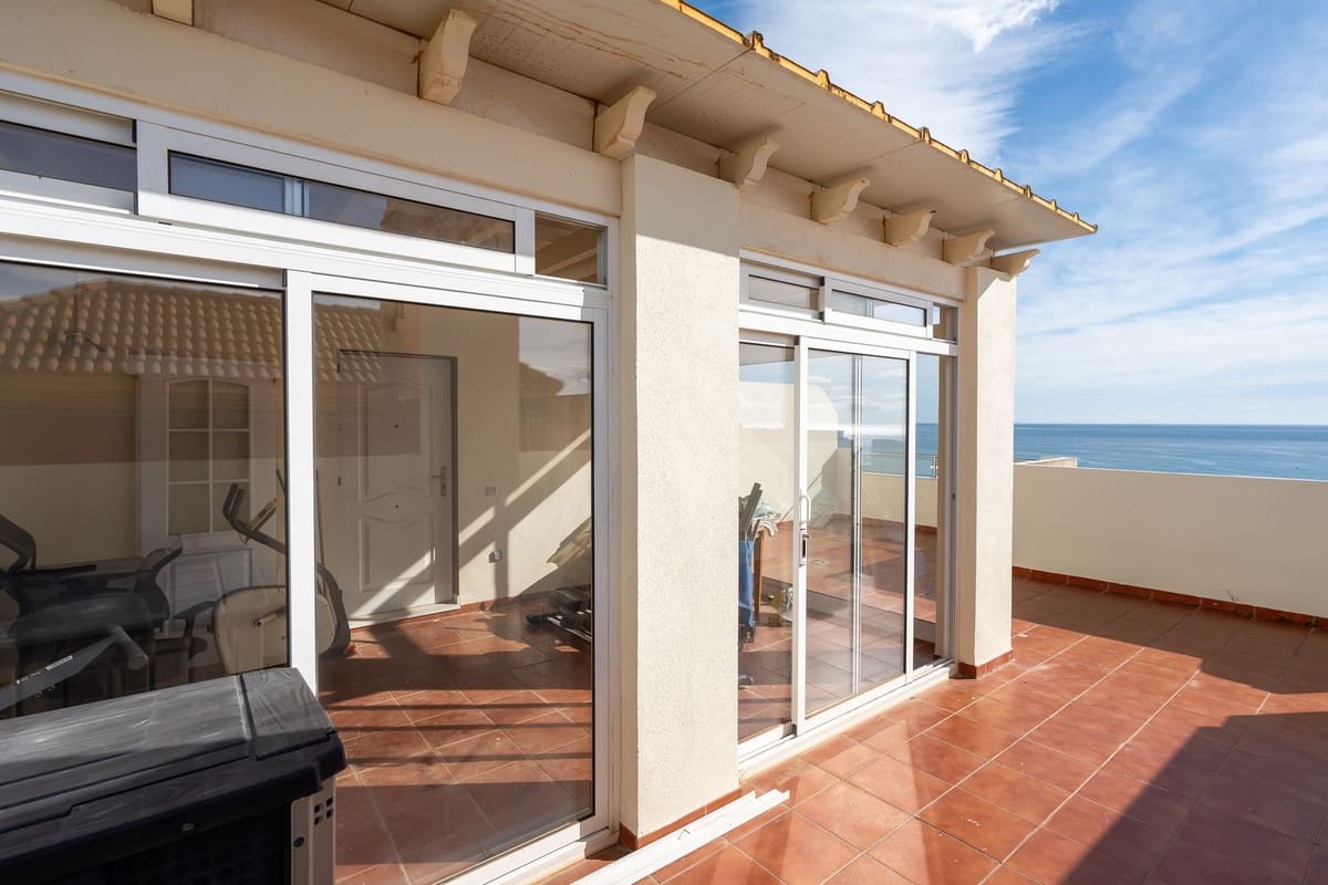 2 sovrum Takvåning till salu i Carvajal - 430 000 € (Ref: 9446660)