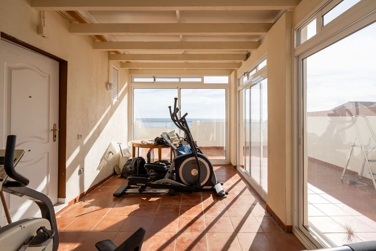 2 sovrum Takvåning till salu i Carvajal - 430 000 € (Ref: 9446660)