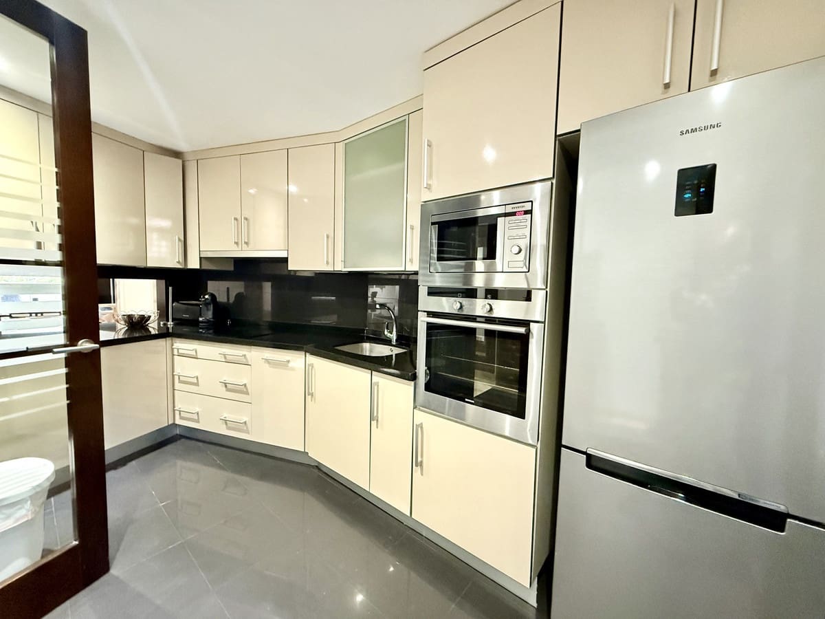 3 quarto Apartamento para venda em Estepona - 690 000 € (Ref: 9446661)