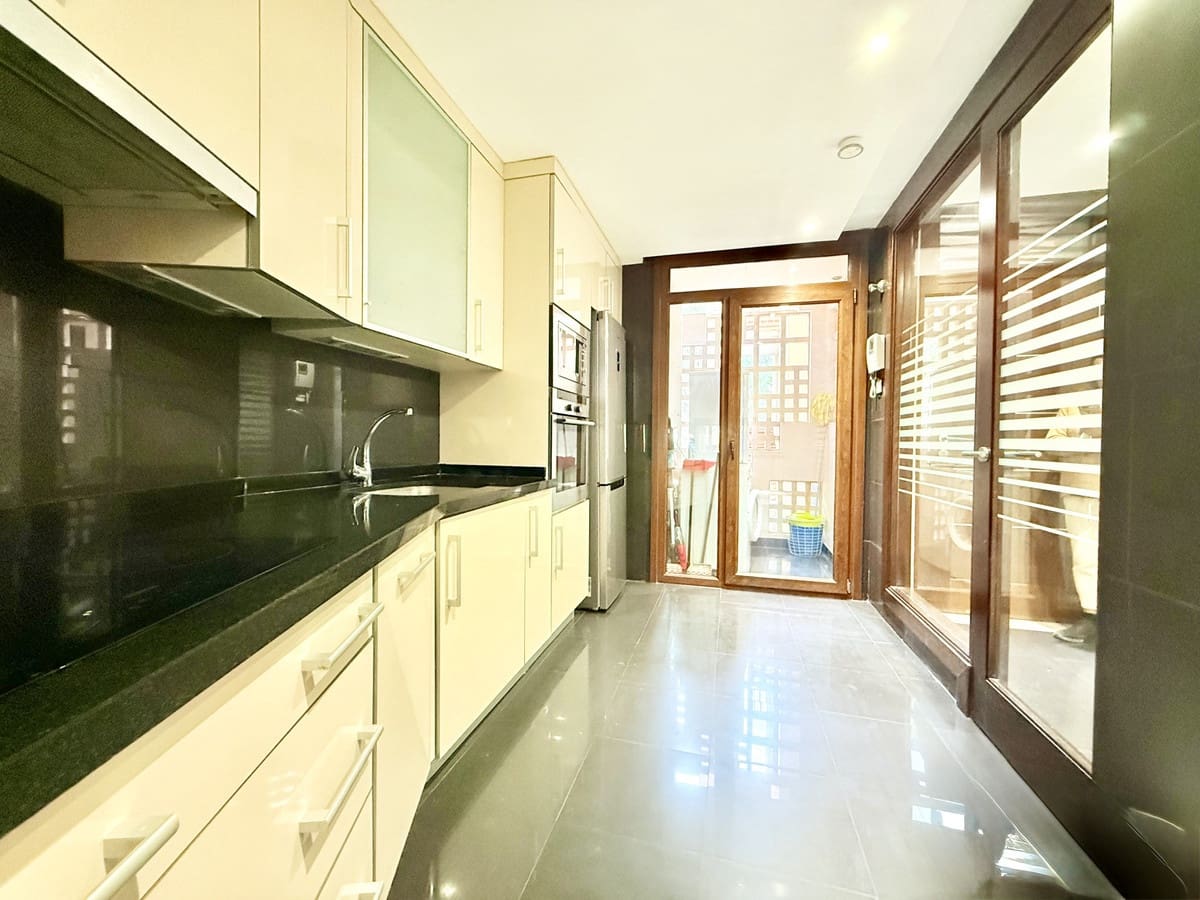 3 quarto Apartamento para venda em Estepona - 690 000 € (Ref: 9446661)