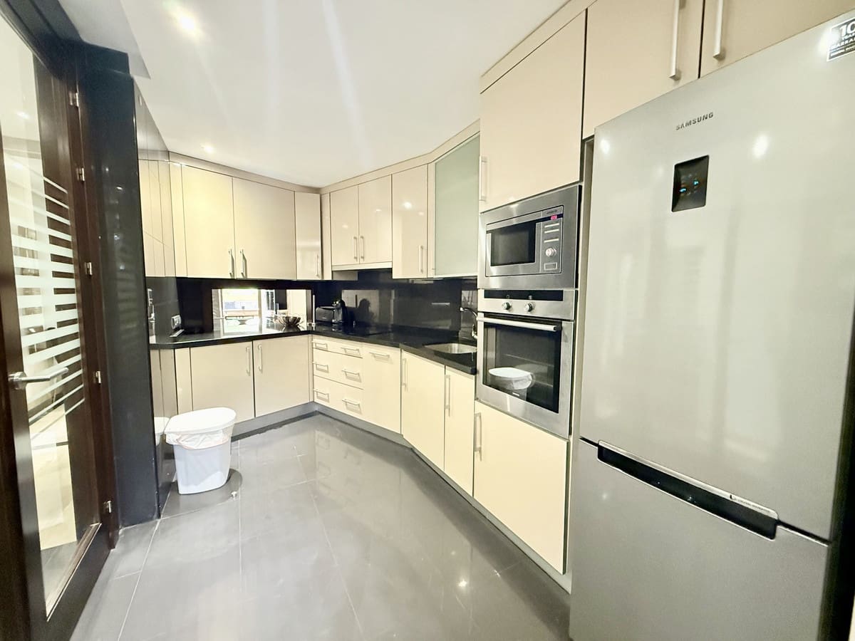 3 quarto Apartamento para venda em Estepona - 690 000 € (Ref: 9446661)