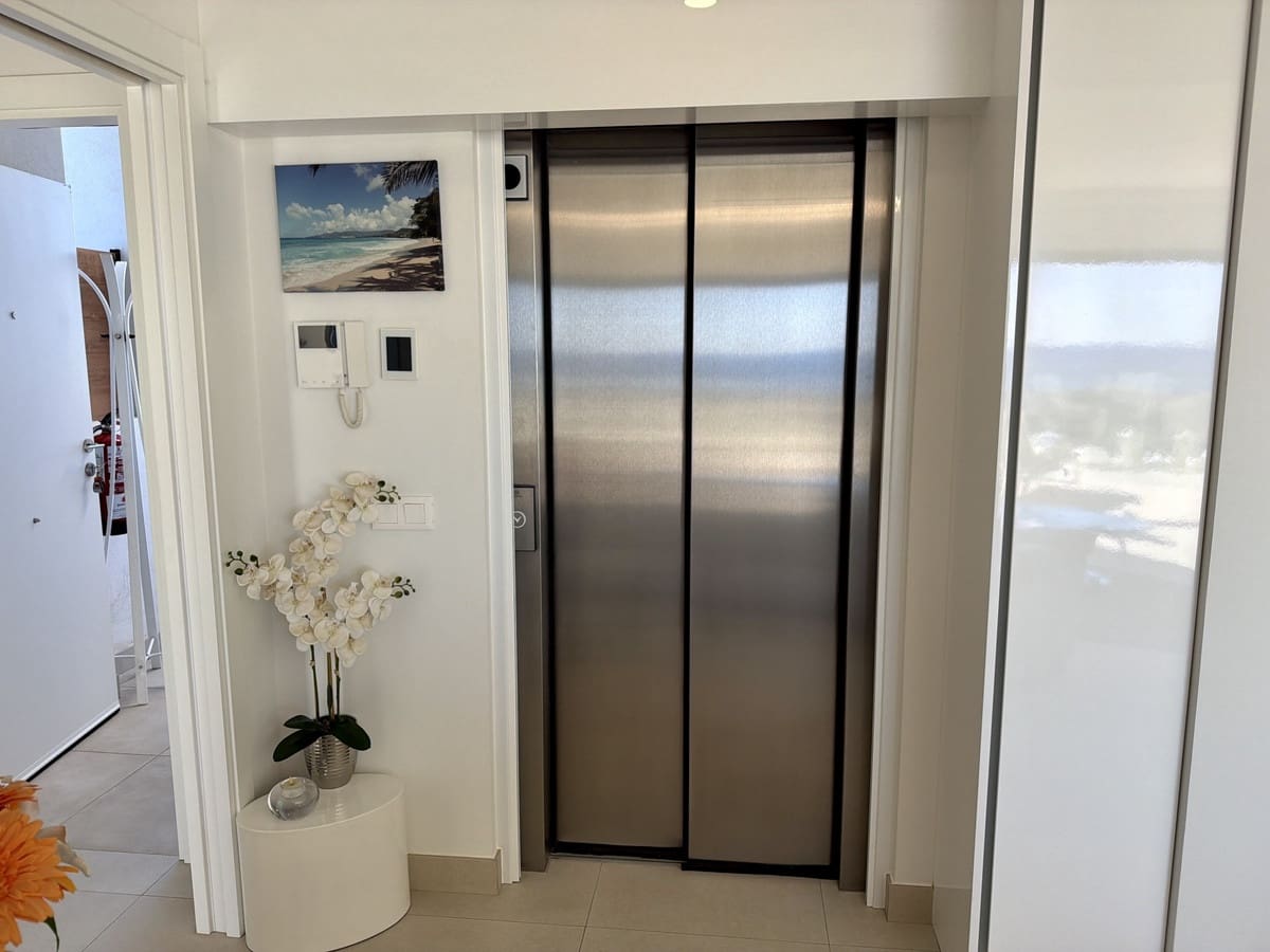 2 bedroom Penthouse for sale in La Cala de Mijas - € 995,000 (Ref: 9449942)