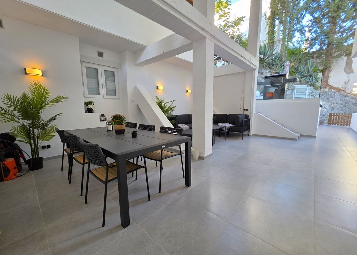3 soveværelse Lejlighed til salg i Nueva Andalucia med garage - € 695.000 (Ref: 9451609)