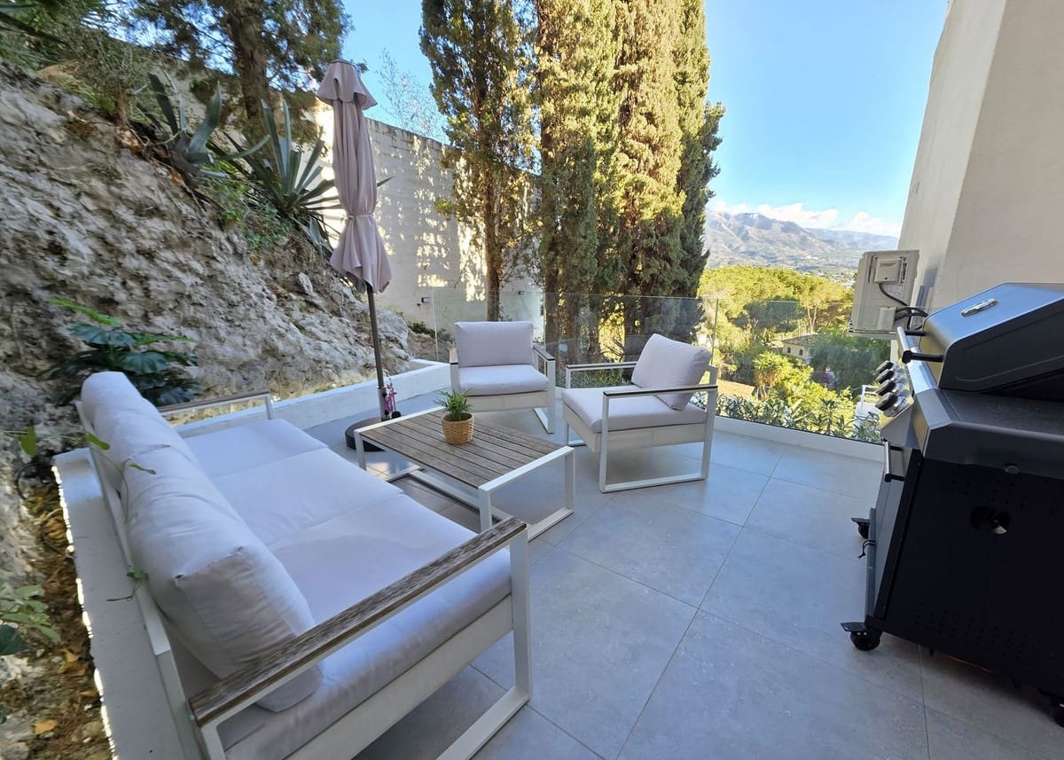 3 soveværelse Lejlighed til salg i Nueva Andalucia med garage - € 695.000 (Ref: 9451609)