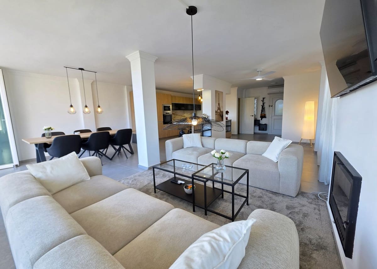 3 soveværelse Lejlighed til salg i Nueva Andalucia med garage - € 695.000 (Ref: 9451609)