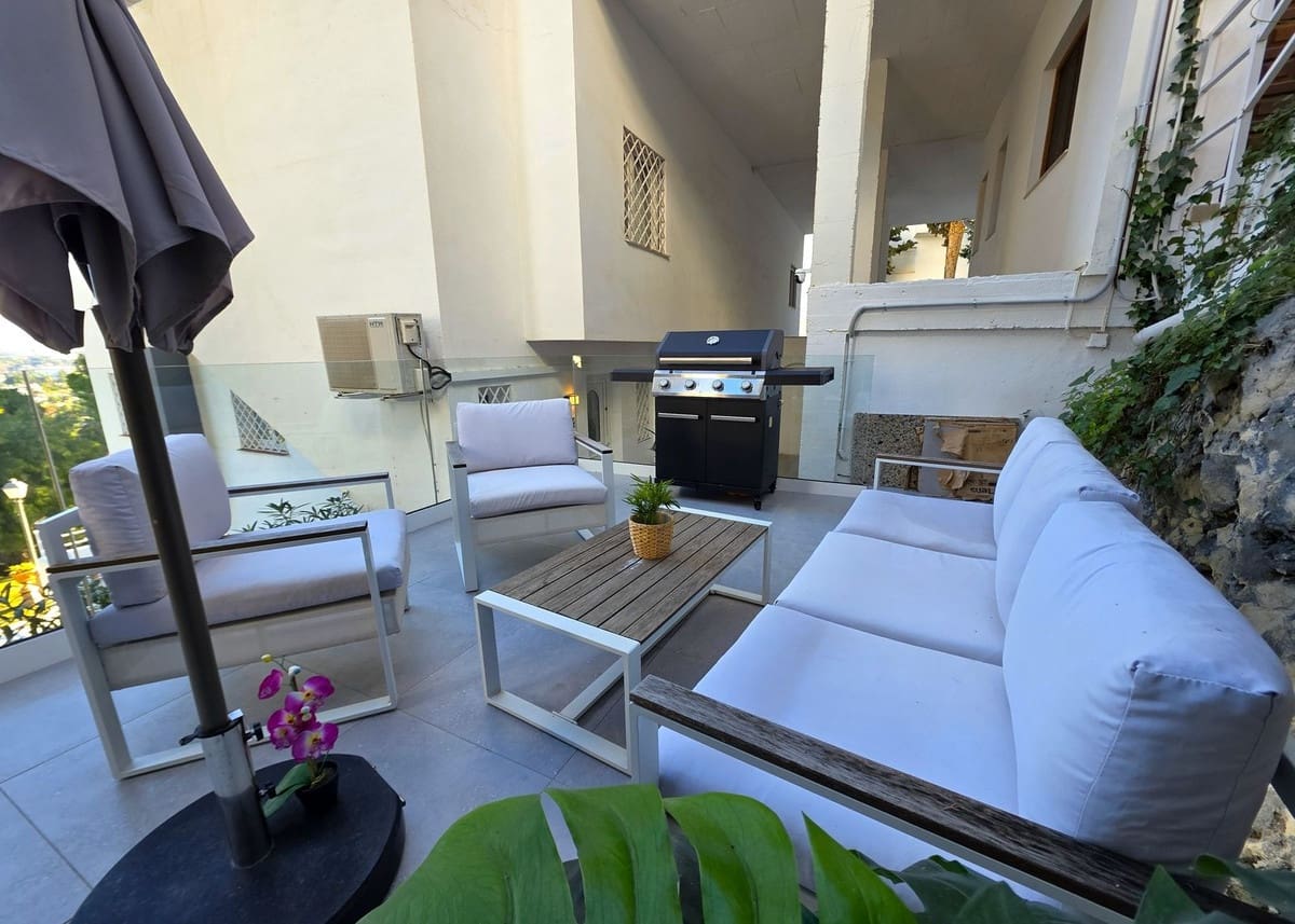 3 soveværelse Lejlighed til salg i Nueva Andalucia med garage - € 695.000 (Ref: 9451609)
