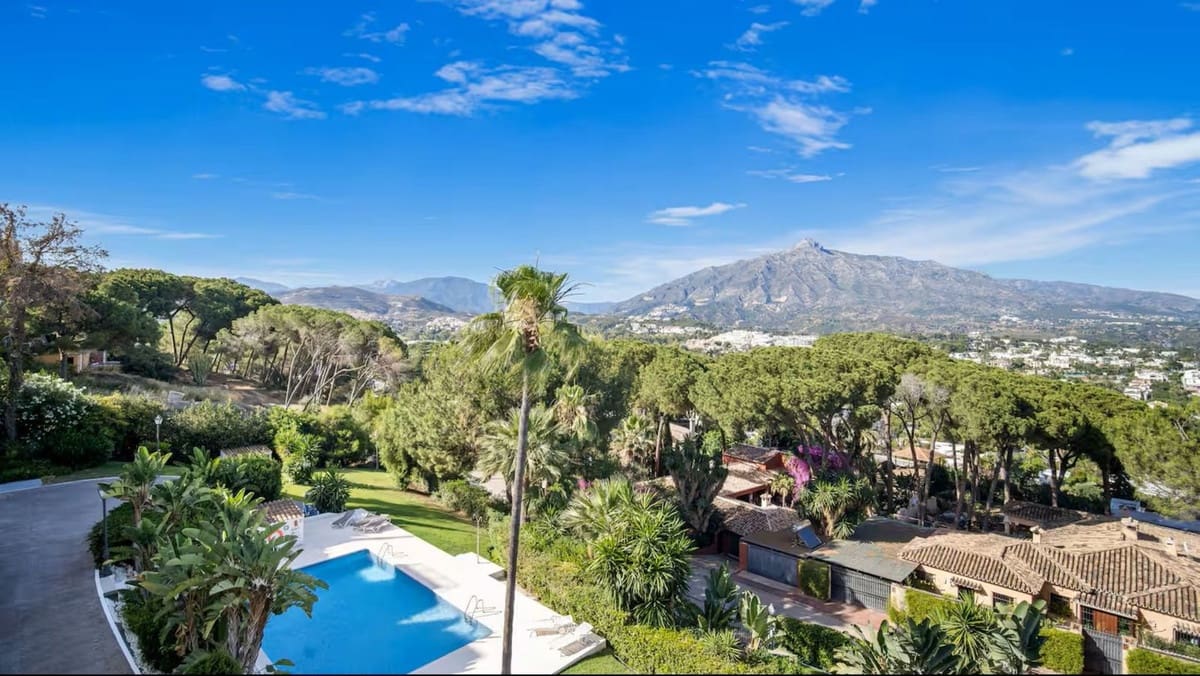 3 soveværelse Lejlighed til salg i Nueva Andalucia med garage - € 695.000 (Ref: 9451609)
