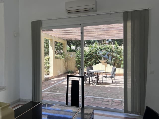 4 soveværelse Villa til salg i Bahía de Marbella, Marbella - € 3.995.000 (Ref: 9451616)