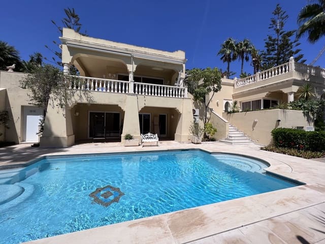 4 soveværelse Villa til salg i Bahía de Marbella, Marbella - € 3.995.000 (Ref: 9451616)