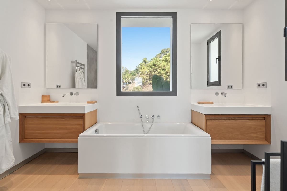 Chalet de 6 habitaciones en El Madroñal en venta - 4.200.000 € (Ref: 9452504)