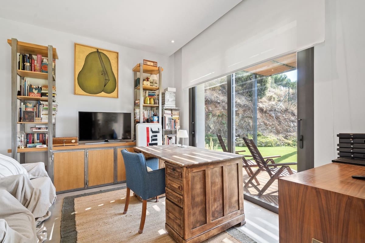 Chalet de 6 habitaciones en El Madroñal en venta - 4.200.000 € (Ref: 9452504)