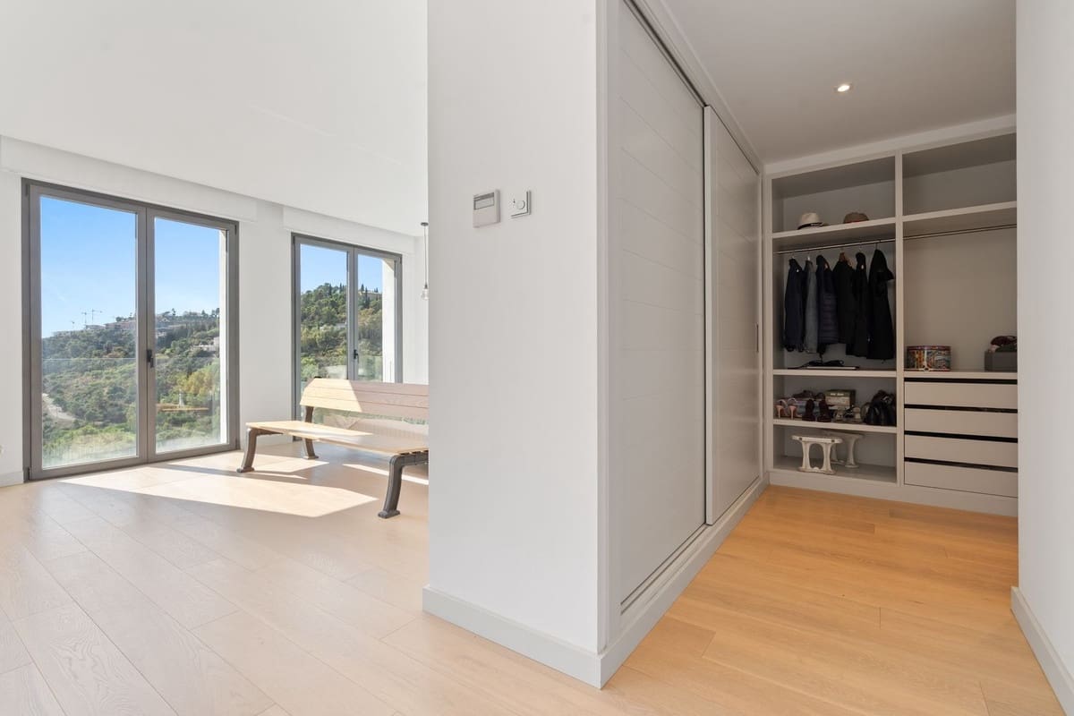 Chalet de 6 habitaciones en El Madroñal en venta - 4.200.000 € (Ref: 9452504)