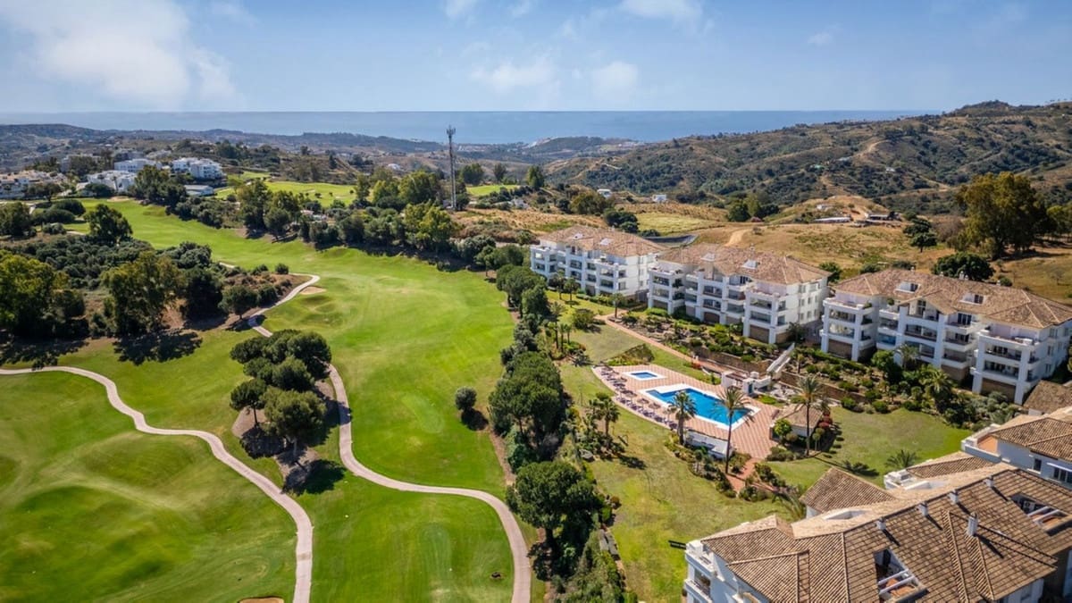 Apartamento de 2 habitaciones en La Cala Golf en venta - 395.000 € (Ref: 9460836)