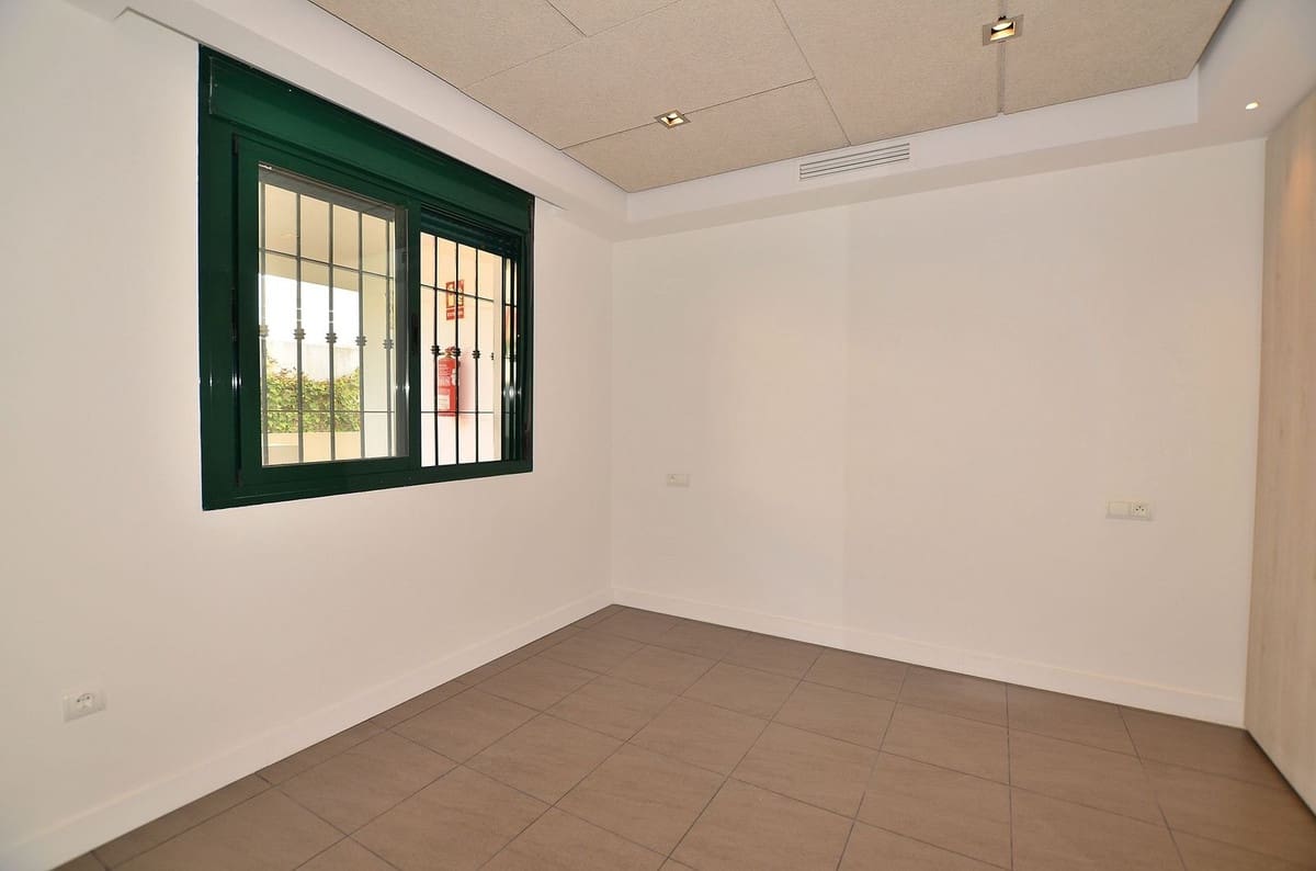 2 slaapkamer Appartement te koop in Benalmadena Costa - € 359.000 (Ref: 9460837)