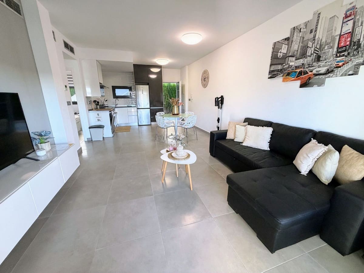 2 bedroom Apartment for sale in Pilar de la Horadada - € 219,900 (Ref: 9465052)