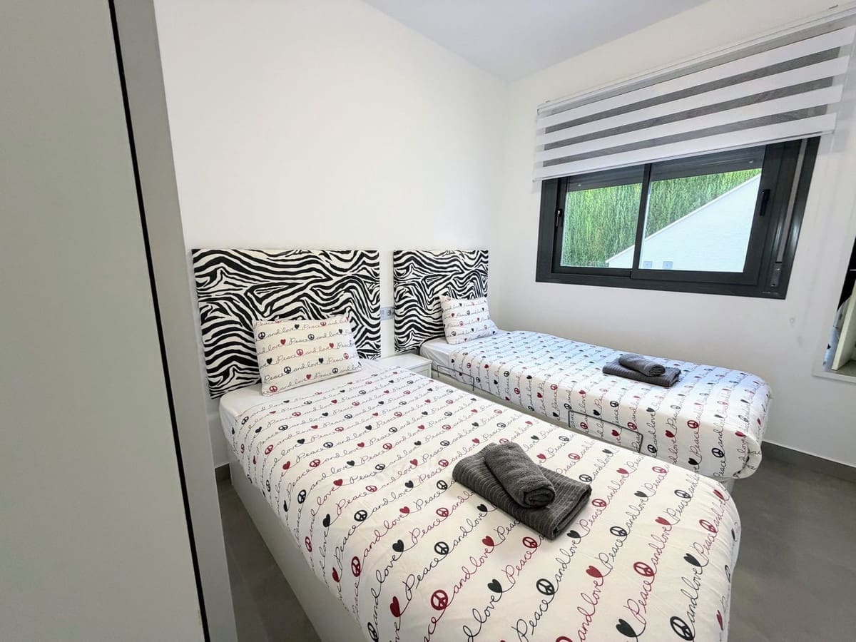 2 bedroom Apartment for sale in Pilar de la Horadada - € 219,900 (Ref: 9465052)