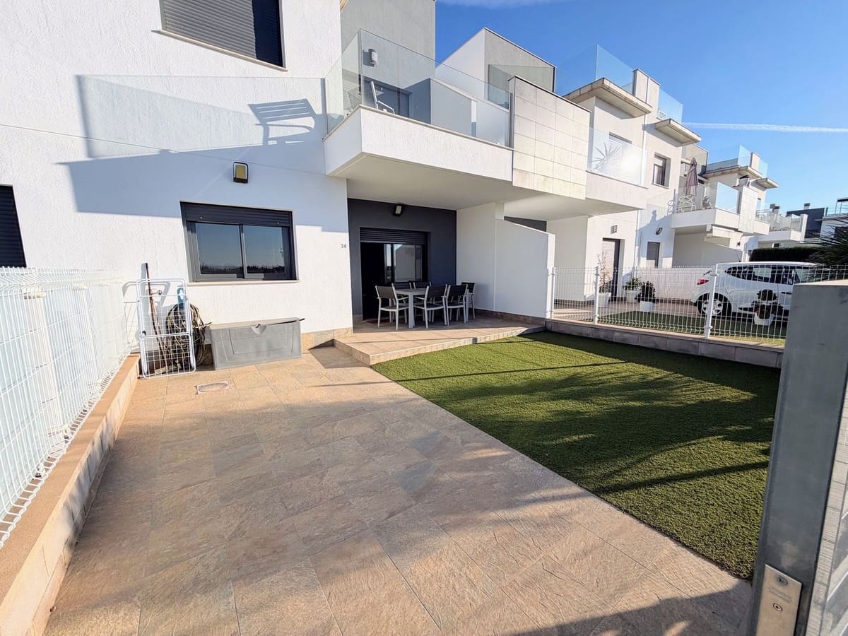 2 bedroom Apartment for sale in Pilar de la Horadada - € 219,900 (Ref: 9465052)