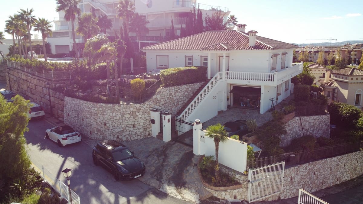 4 bedroom Villa for sale in La Capellania - € 1,199,000 (Ref: 9465053)