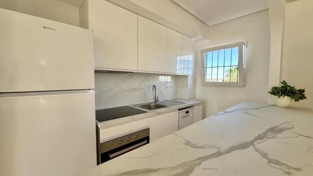 2 soverom Penthouse til salgs i Torrevieja - € 247 000 (Ref: 9465055)