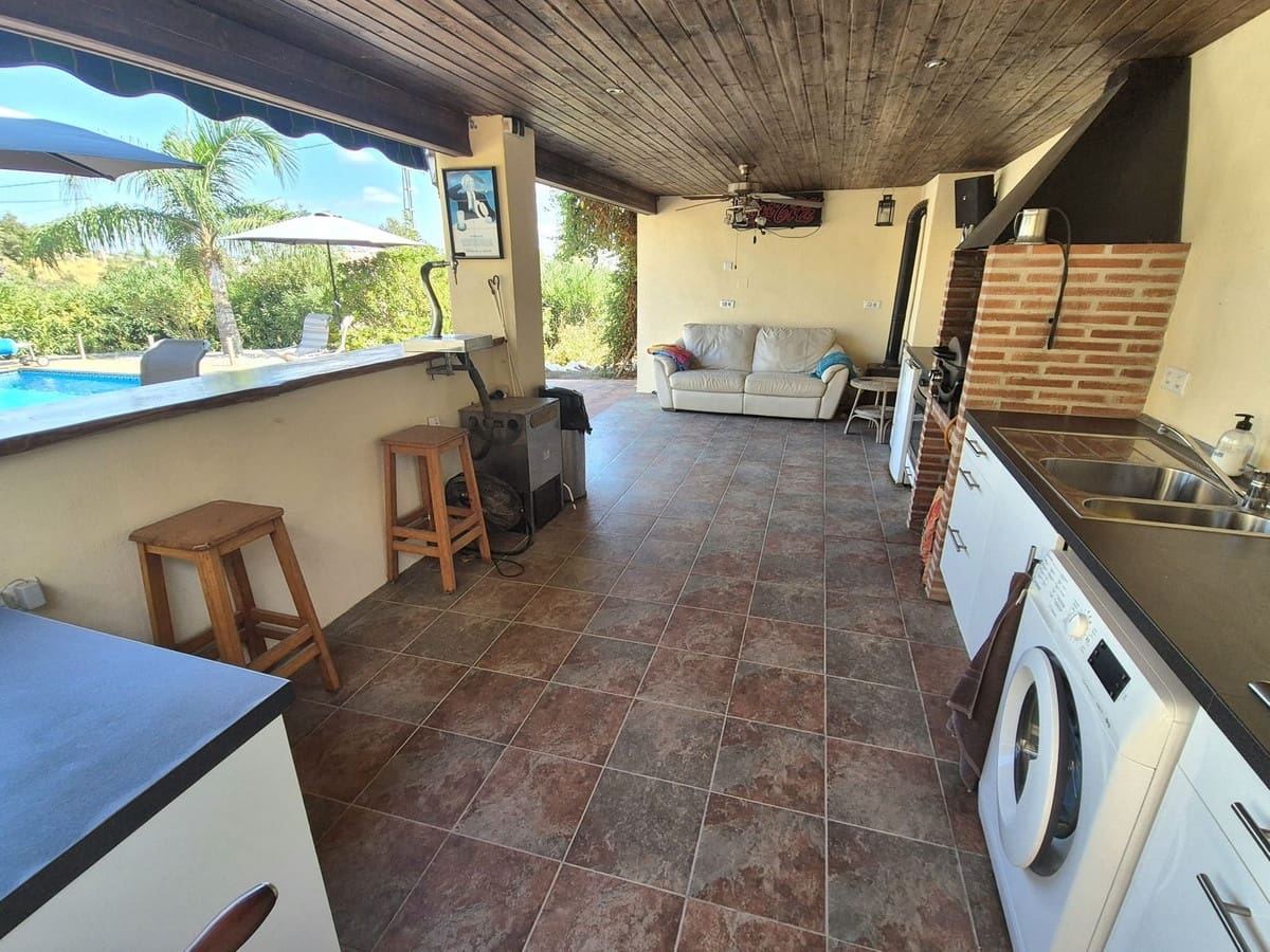 2 soveværelse Villa til salg i Coin - € 475.000 (Ref: 9467872)