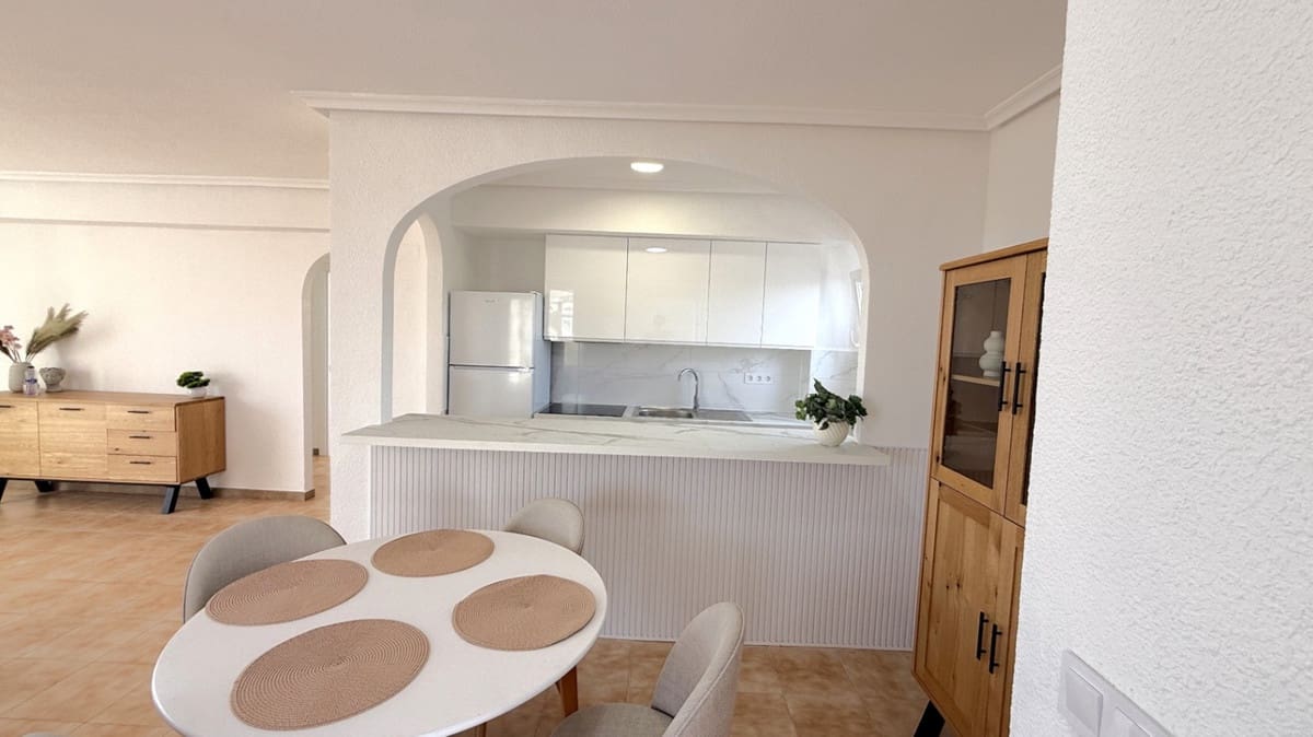 2 chambre Penthouse à vendre à Torrevieja - 247 000 € (Ref: 9467877)