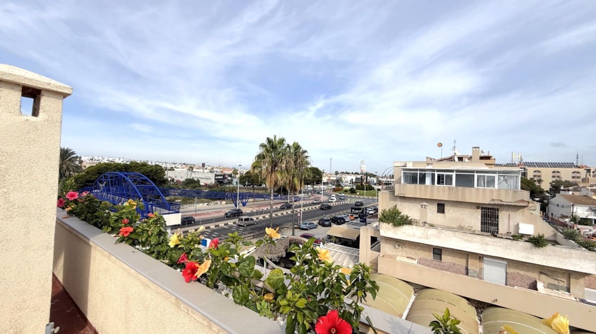 2 chambre Penthouse à vendre à Torrevieja - 247 000 € (Ref: 9467877)