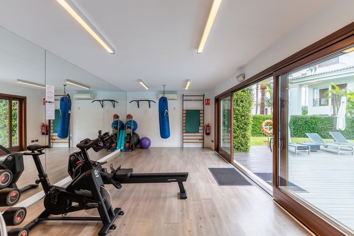 Apartamento de 2 habitaciones en Estepona en venta - 1.400.000 € (Ref: 9467878)