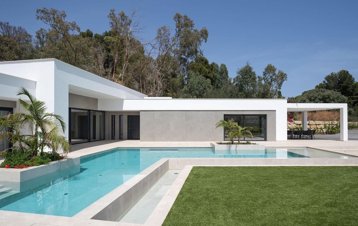 5 bedroom Villa for sale in Benalmadena - € 4,500,000 (Ref: 9470145)