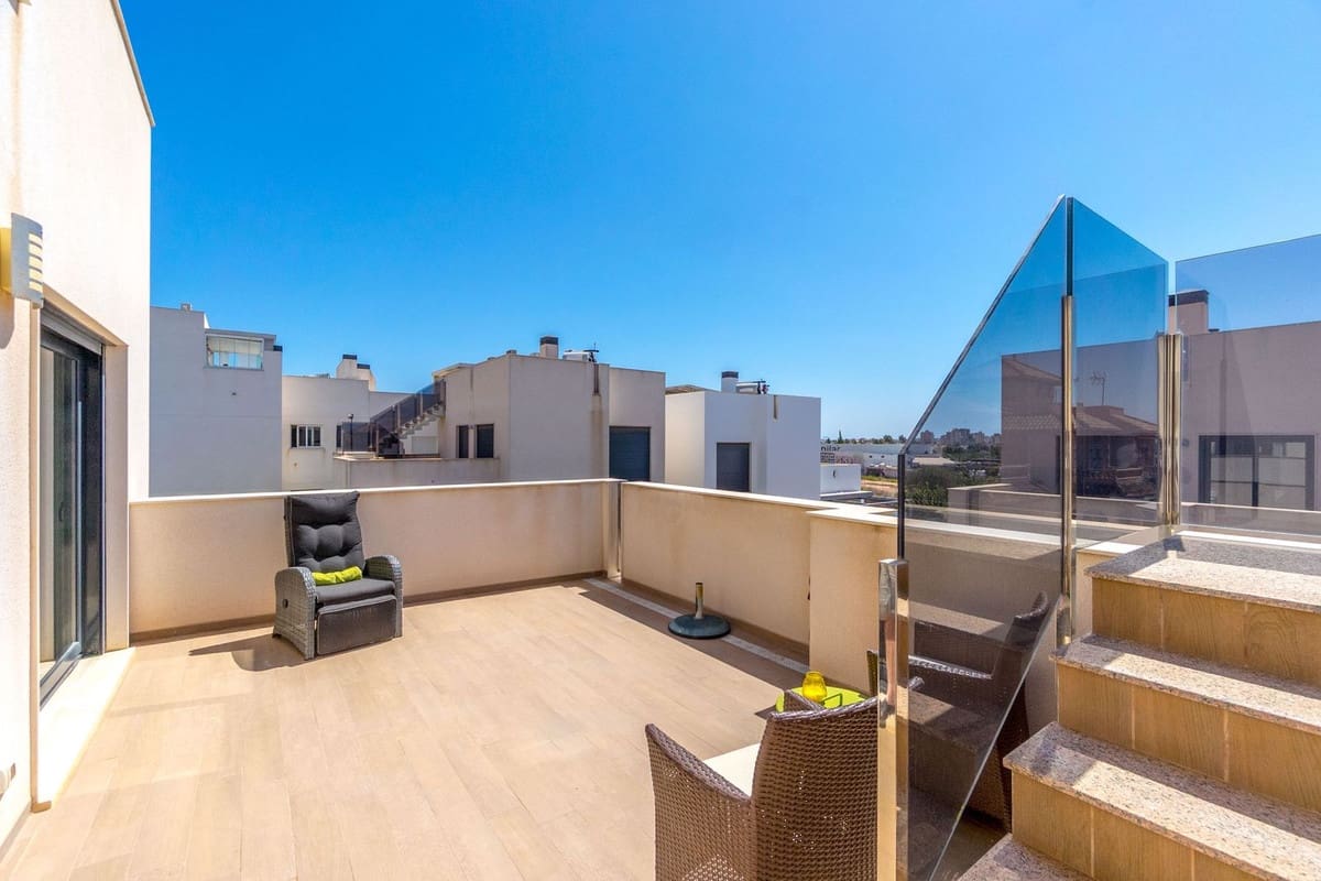 5 bedroom Villa for sale in Torrevieja - € 439,000 (Ref: 9470146)