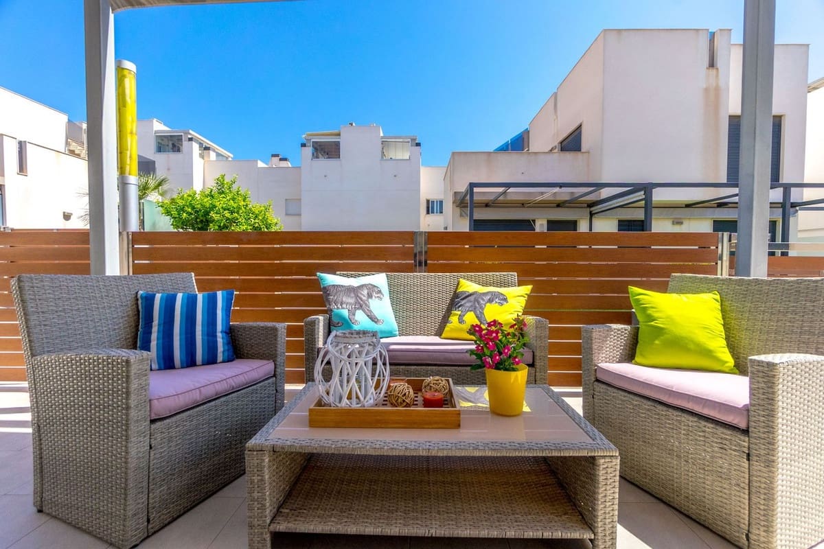 5 bedroom Villa for sale in Torrevieja - € 439,000 (Ref: 9470146)