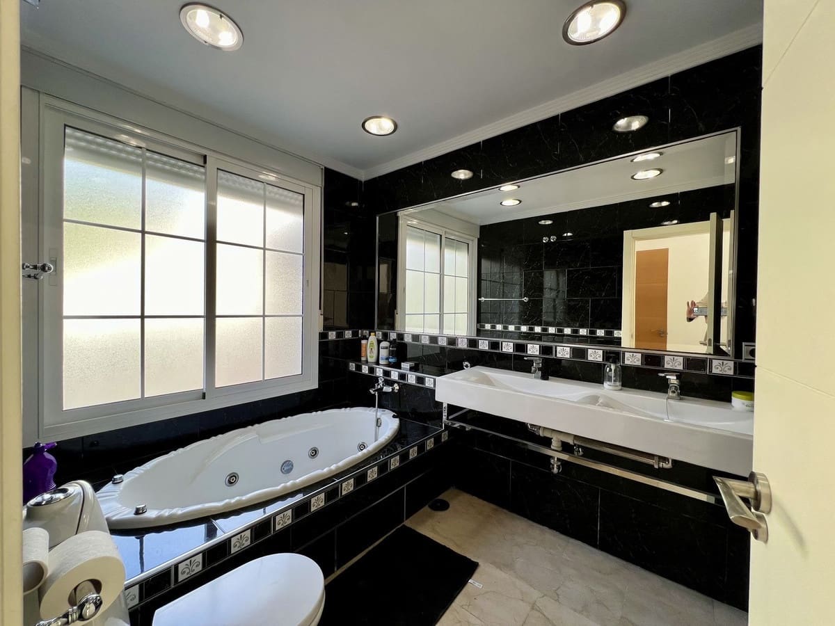 5 bedroom Villa for sale in El Chaparral - € 1,200,000 (Ref: 9470147)