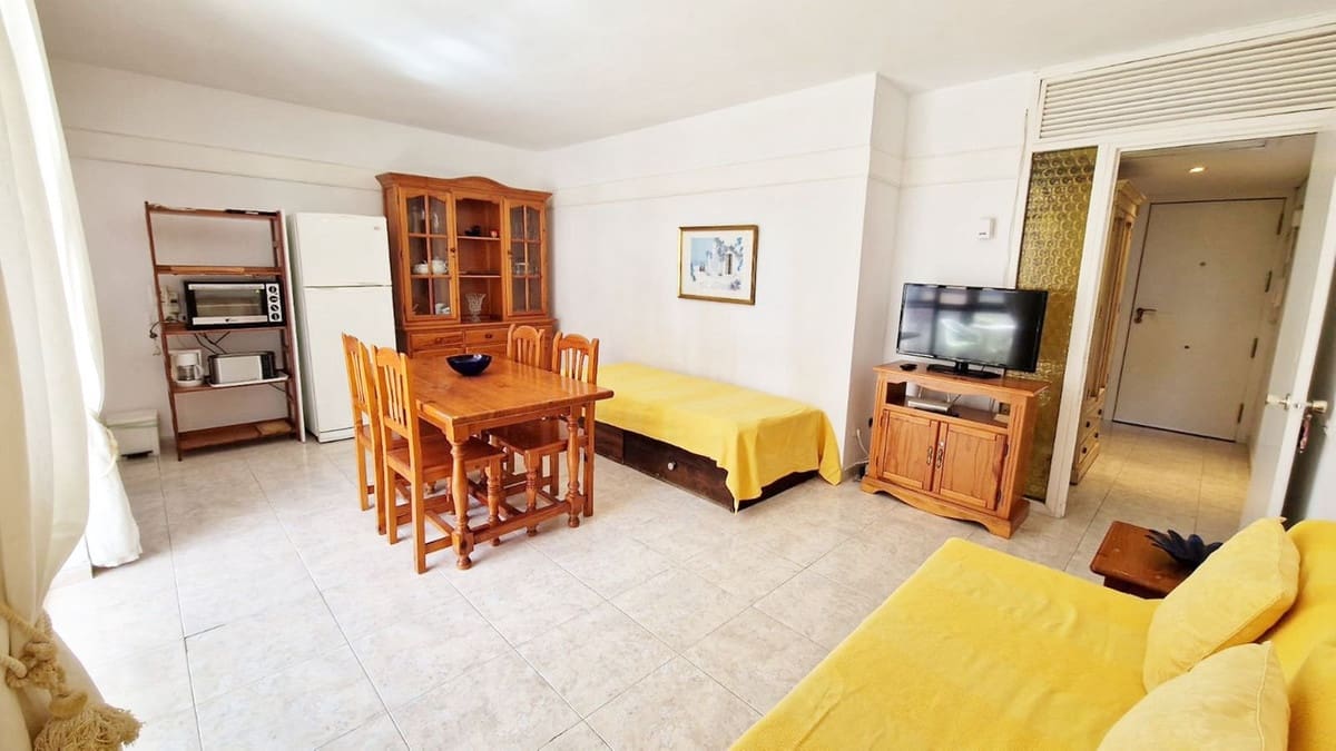 1 bedroom Apartment for sale in Fuengirola - € 220,000 (Ref: 9470150)