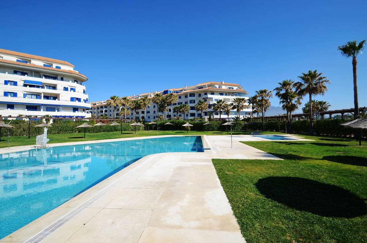 3 bedroom Apartment for sale in San Luis de Sabinillas - € 780,000 (Ref: 9470775)