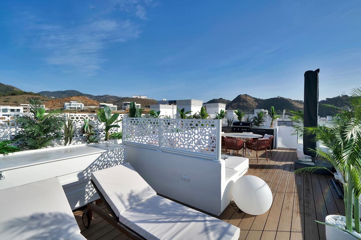 Ático de 4 habitaciones en Málaga ciudad en venta - 1.345.000 € (Ref: 9470776)