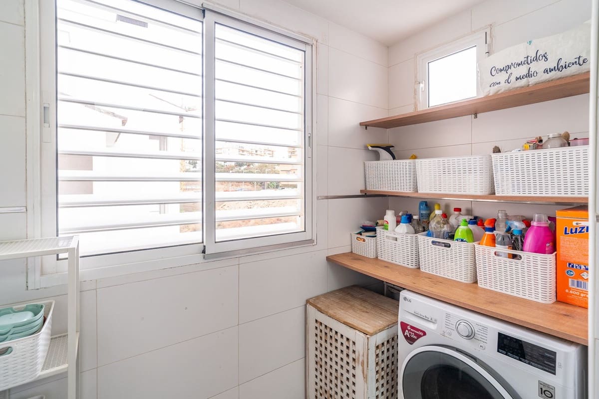 3 bedroom Apartment for sale in La Cala de Mijas - € 389,000 (Ref: 9470777)