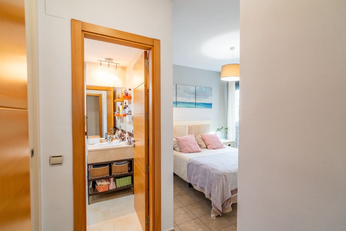 3 bedroom Apartment for sale in La Cala de Mijas - € 389,000 (Ref: 9470777)