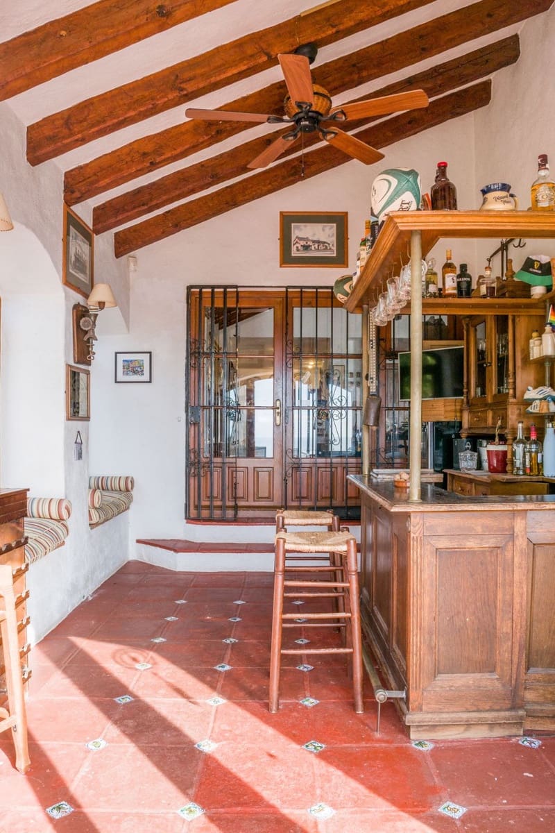 5 Zimmer Villa zu verkaufen in Estepona - 1.900.000 € (Ref: 9470779)