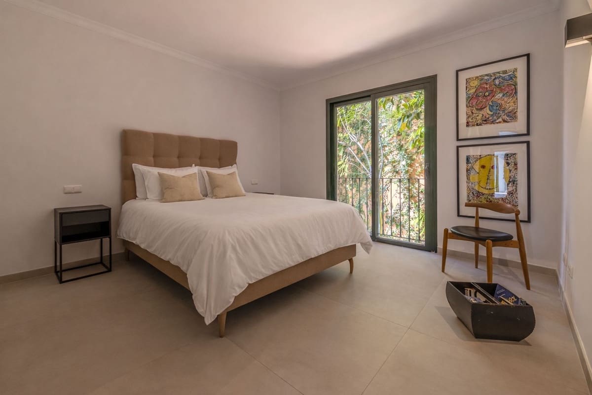 3 bedroom Apartment for sale in Monte Halcones - € 835,000 (Ref: 9471817)