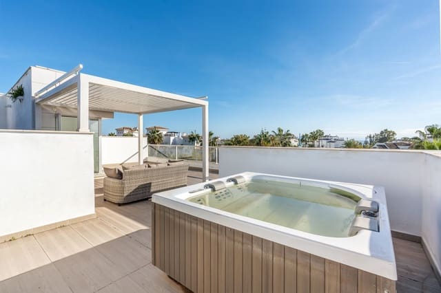 3 soverom Penthouse til salgs i San Pedro de Alcántara Pueblo, Marbella - € 1 175 000 (Ref: 9473619)