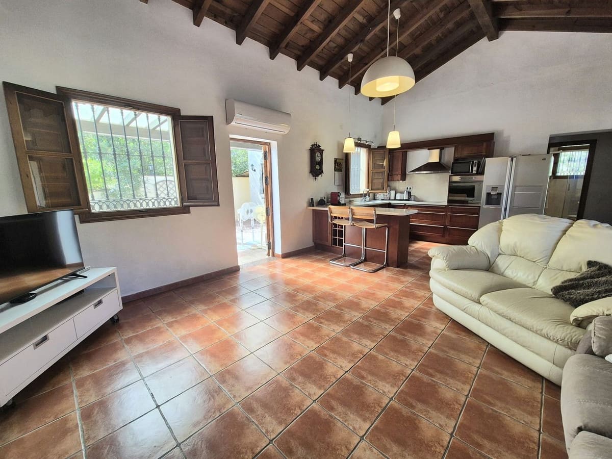 2 bedroom Villa for sale in Coin with pool - € 475,000 (Ref: 9481658)