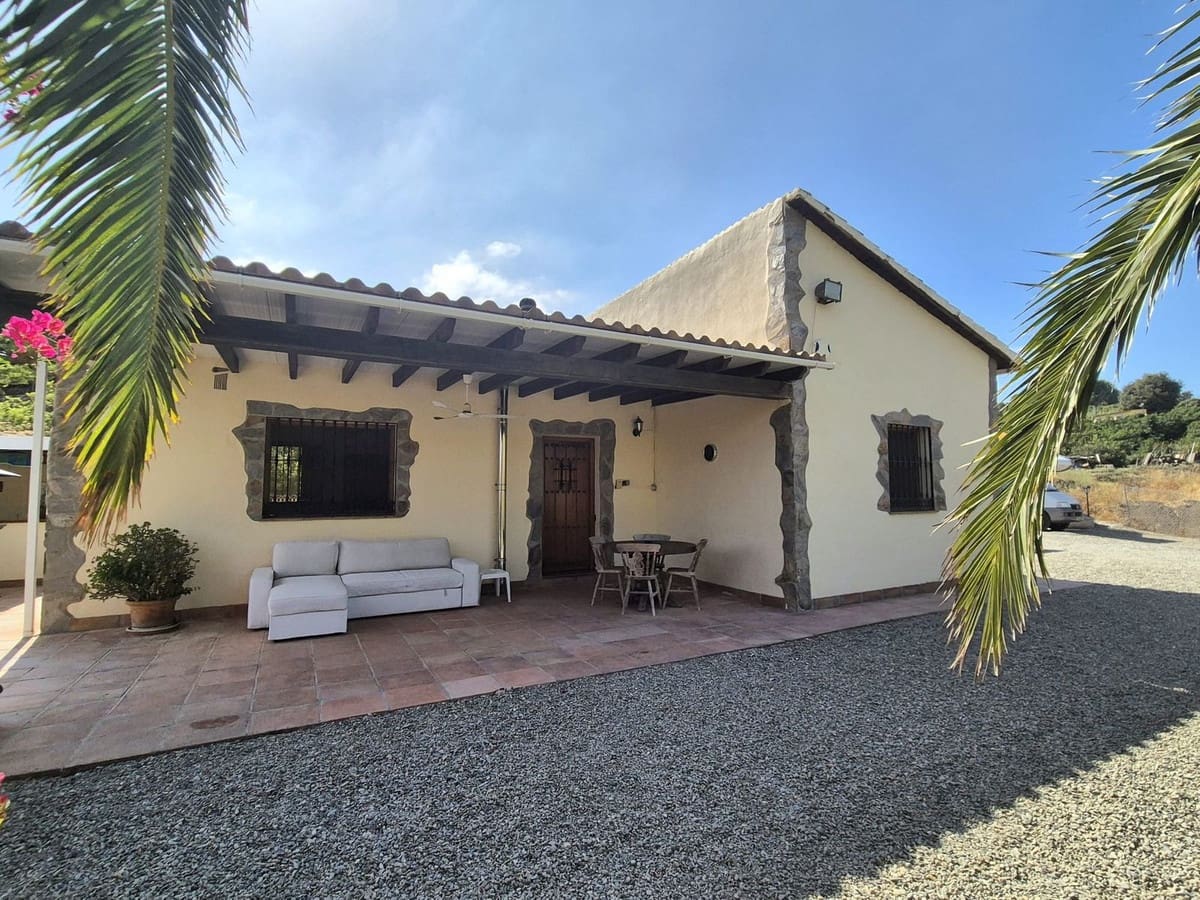 2 bedroom Villa for sale in Coin with pool - € 475,000 (Ref: 9481658)