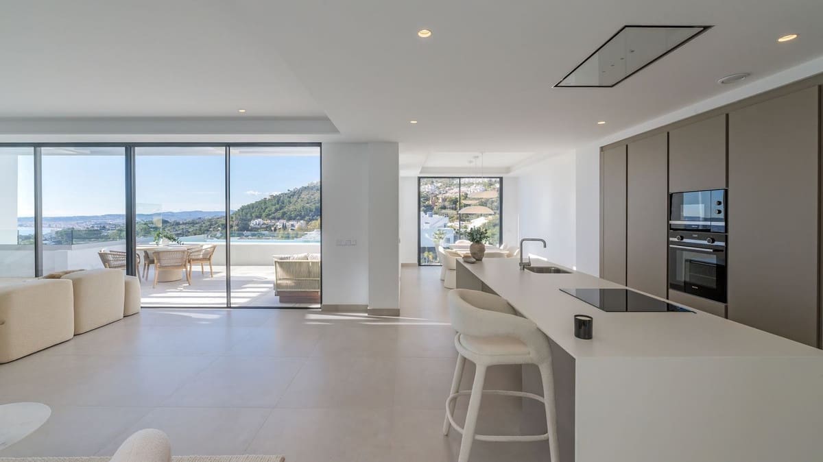 4 makuuhuone Huvila myytävänä paikassa Torremuelle - 1 850 000 € (Ref: 9481662)