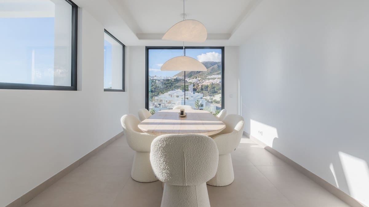 4 makuuhuone Huvila myytävänä paikassa Torremuelle - 1 850 000 € (Ref: 9481662)