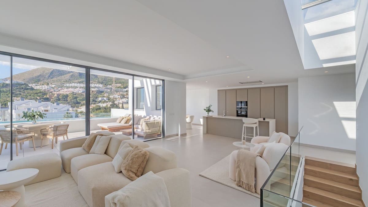 4 makuuhuone Huvila myytävänä paikassa Torremuelle - 1 850 000 € (Ref: 9481662)