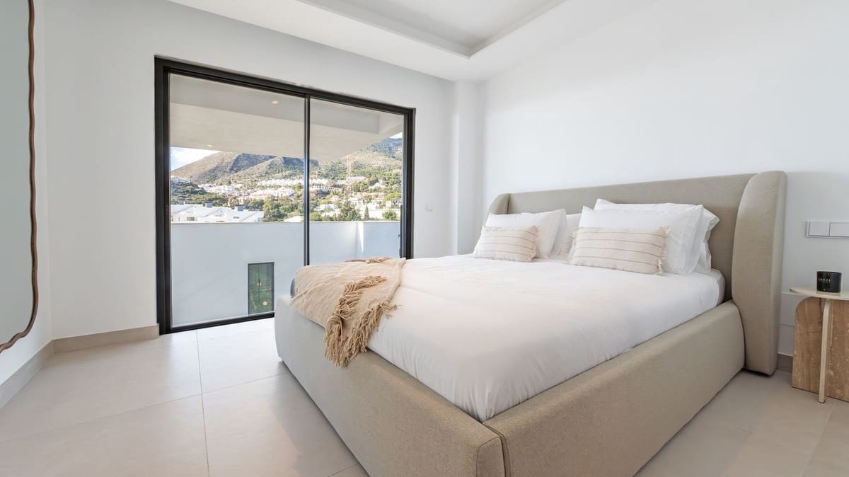 4 makuuhuone Huvila myytävänä paikassa Torremuelle - 1 850 000 € (Ref: 9481662)