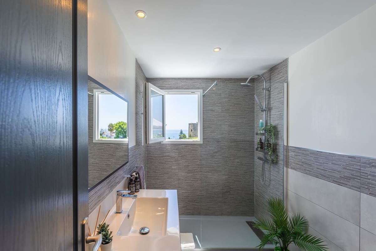 3 soverom Villa til salgs i Estepona med svømmebasseng - € 699 000 (Ref: 9483283)