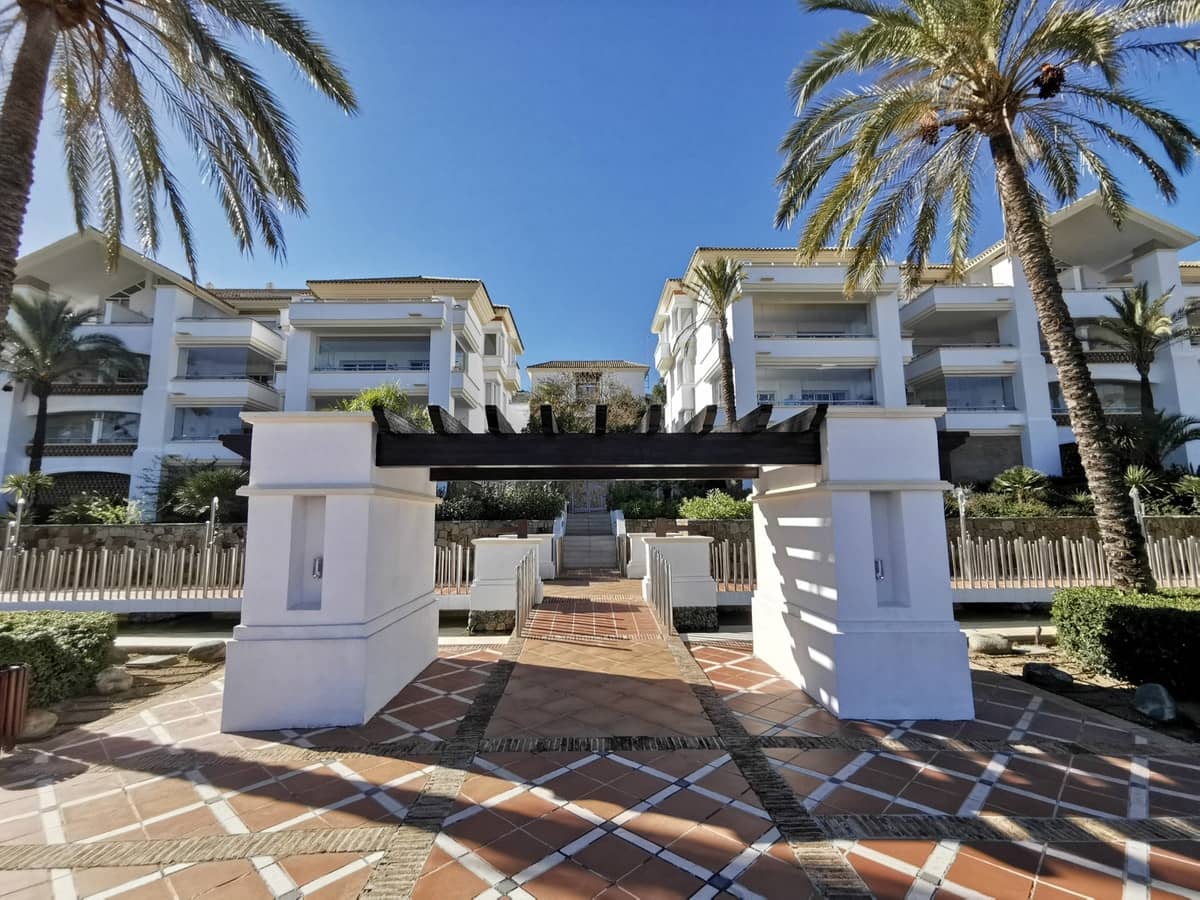 2 bedroom Apartment for sale in La Cala Golf - € 395,000 (Ref: 9483284)