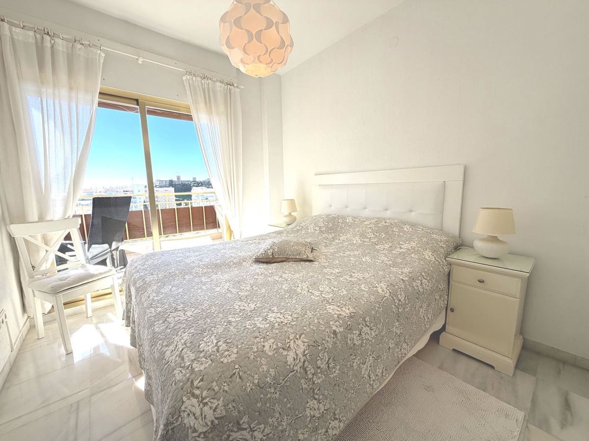 Apartamento de 2 habitaciones en Fuengirola en venta - 449.000 € (Ref: 9483673)