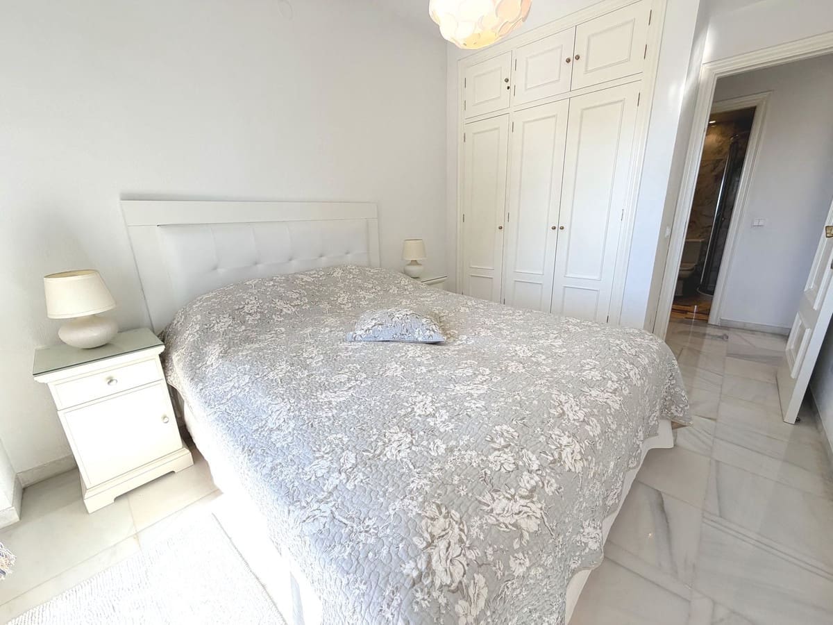 Apartamento de 2 habitaciones en Fuengirola en venta - 449.000 € (Ref: 9483673)