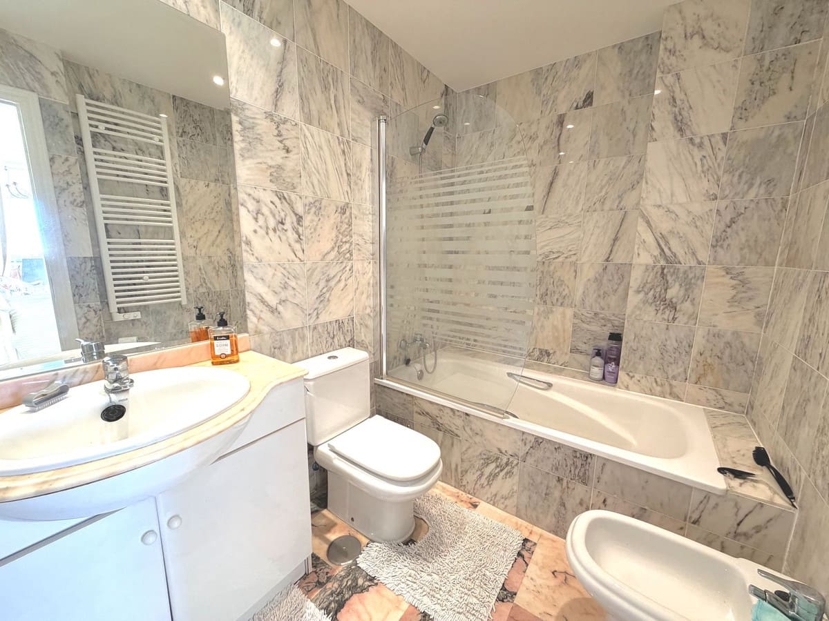 Apartamento de 2 habitaciones en Fuengirola en venta - 449.000 € (Ref: 9483673)